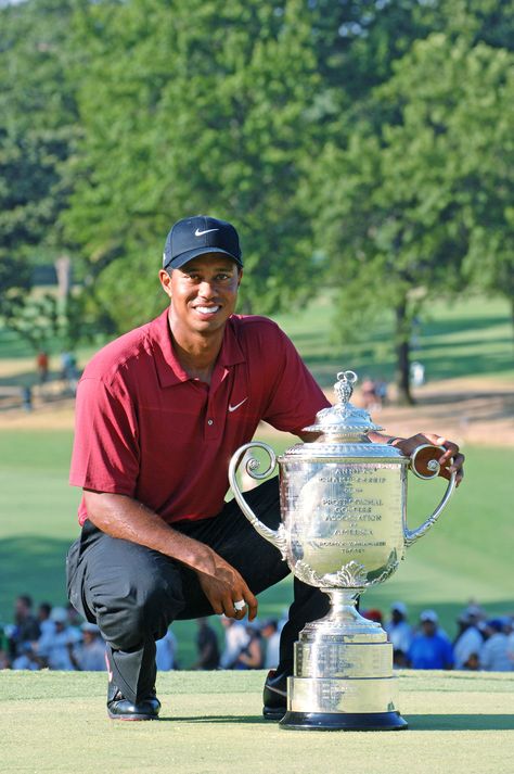 After making an incredible comeback at the Masters in April, Tiger Woods is set to make his second PGA Tour start and second major championship … Golfweek: Watch – With the PGA Championship at Southern Hills just days away, let’s look back at Tiger Woods’ victory in 2007 100s Amazon Bestsellers - AmerExperience.com Selection Travel… Continue reading Golf: Watch – With the PGA Championship at Southern Hills just days away, let’s look back at Tiger Woods’ The Masters Golf, Woods Wallpaper, Golf Aesthetic, Golf Watch, Titleist Golf, Masters Golf, Pga Championship, Golf Irons, Golf Training Aids