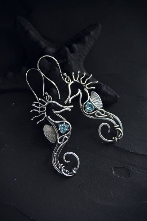 Wire Seahorse, Ursula Jewelry, Seahorse Earrings, Vintage Jewelry Antique, Wrapping Jewelry, Starfish Earrings, Wrapped Earrings, Ocean Jewelry, Dragonfly Earrings