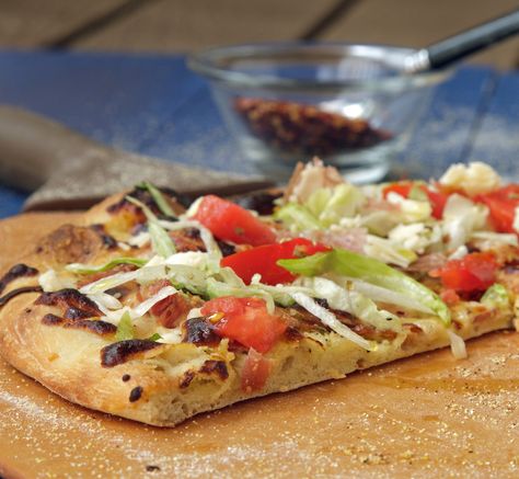 Italian Hoagie Pizza Hoagie Pizza, Italian Hoagie, Restaurant Style Recipes, Cheesy Breadsticks, Pizza Chef, Making Homemade Pizza, Whats For Lunch, Grilled Pizza, Flatbread Pizza