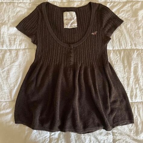 Babydoll Shirt, Mexican Outfit, Thrifted Outfits, Bella Thorne, Other Outfits, Hollister Tops, Really Cute Outfits, Babydoll Top, Brown Sweater