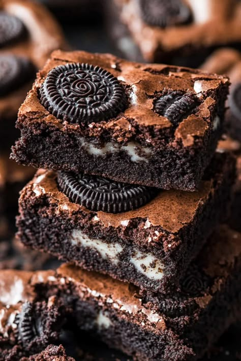 Oreo Brownies - Insanely Good Brownie Aesthetic, Brownies Aesthetic, Chocolate Cake Brownies, Oreo Cookie Bar, Oreo Brownies Recipe, Oreo Brownie, Homemade Oreos, Oreo Flavors, Oreo Chocolate