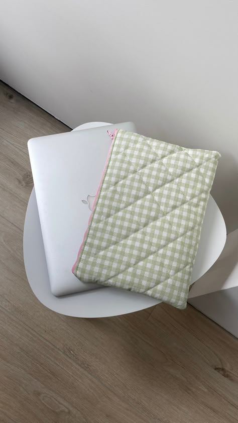 Write me the dimensions of your macbook/ipad and I will make you an individual case. 🧼 This laptop bag is not only stylish, but also practical. It is designed to be suitable for low-temperature hand washing, ensuring that your bag stays clean. The bag features a zipper to keep your belongings secure and an interior lining to protect them. Bag For Laptop, Sewing Photography, Macbook Bag, Mac Book, Midwife Gift, Cute Ipad Cases, Ipad Bag, Ipad Pro Case, Handmade Inspiration