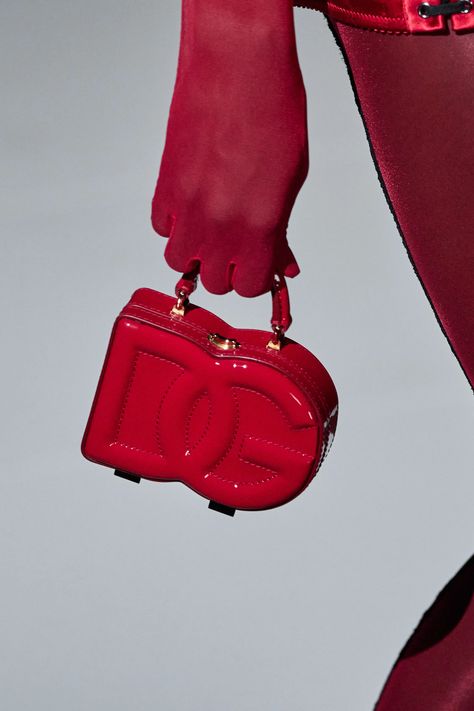 Dolce & Gabbana Fall 2023 Ready-to-Wear Collection | Vogue Edgy Bags, Fall 2023 Ready To Wear, 2023 Ready To Wear Collection, Milano Fashion, 2023 Ready To Wear, Antonio Marras, It Bag, Milano Fashion Week, Dolce E Gabbana