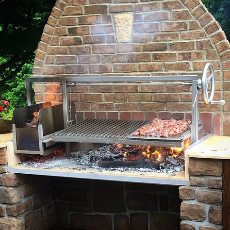 Argentina Grill, Gaucho Grill, Wood Gasifier, Outdoor Grill Diy, Asado Grill, Small Backyard Garden Design, Argentine Grill, Homemade Smoker, Grill Outdoor