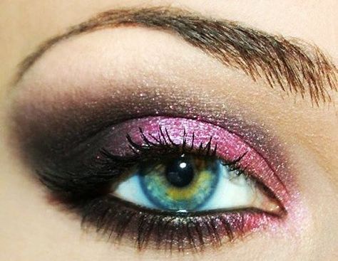 Kristina Webb, Pink Smokey Eye, Purple Smokey Eye, Black Smokey Eye, Black Eyeshadow, Smoky Eyes, Pink Eyeshadow, Pink Eyes, Blue Eye Makeup