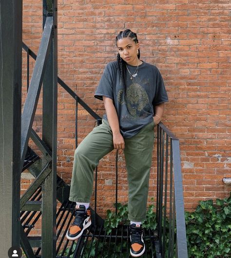 Tyla Lauren, Cargo Pants Outfit Women, Neat Casual Outfits, Oufits Casual, Effortlessly Chic Outfits, Tomboy Style Outfits, Get It Done, Streetwear Fashion Women, Casual Chic Outfit