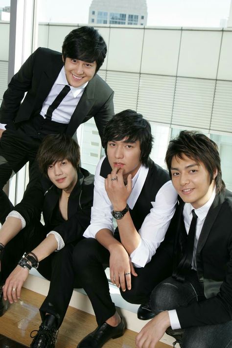 F4 Korean, Boys Over Flowers Kdrama, Lee Min Hoo Aesthetic, Hoo Aesthetic, Lee Min Hoo, Lee Min Ho Smile, Emo Boy Hair, Legend Of The Blue Sea, Boys Before Flowers