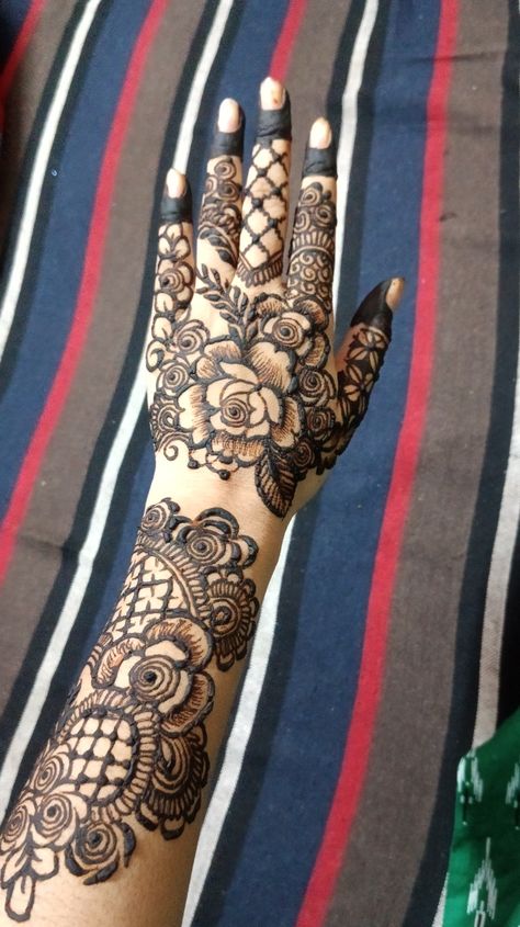 Eid mehndi design Bakrid Mubarak Mehndi Design, Bakra Eid Special Mehndi Design, Khafif Mehndi Designs, Eid Mehndi Design, Eid Special Mehndi Design, Hand Dp, Mhndi Design, Finger Mehendi, Eid Mehndi