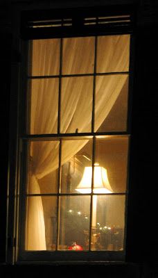 Lamp in an antique window Arch Windows, Window Views, Night Window, An Open Window, Bg Design, Antique Windows, Beautiful Windows, Window Light, Window Dressings