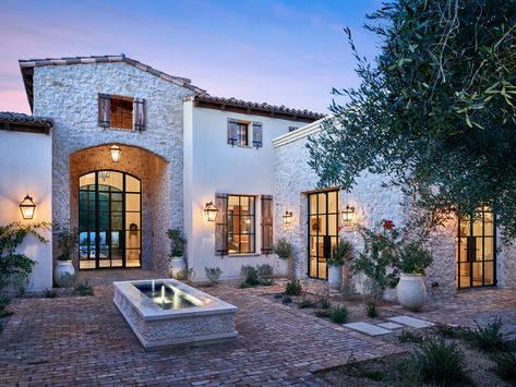 Mediterranean Villa | Calvis Wyant Luxury Homes Scottsdale AZ Villa Style Home, Mediterranean Homes Exterior, Backyard Views, Spanish Villa, Villa Style, Mediterranean Villa, Mediterranean Architecture, Courtyard Design, Mediterranean Style Homes