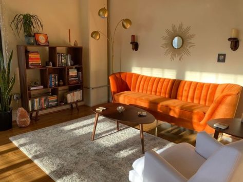 Sunny Living Room, 70s Interior, Deco Studio, Retro Living Rooms, Home Decor Ideas Living Room, Ideas Living Room, Apartment Decor Inspiration, Home Decorating Ideas, Decoration Inspiration