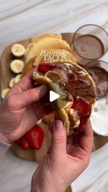 Daily Food Recipe on Instagram: "Woweeeee these are amazing. It was just going to be a little bit of a pancake dipping situation but then it made sense to load them up and call them tacos 🌮😍 melted biscoff, melted milk & white chocolate spread from ALDI and fluff 🍓🍌 fluffy pancake recipe is over on @hayleysrecipeclub 🥞

#pan #pancakes #asmrfood #asmr #foodstyling #foodartproject #foodie #healthyfood #food #foodporn" Pan Pancakes, Fluffy Pancake Recipe, Chocolate Spread, Fluffy Pancakes, Pancake Recipe, Lunch Ideas, Food Recipe, Food Styling, White Chocolate