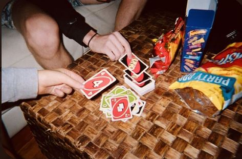 Uno Game Night Aesthetic, Picknick Games, Party Game Aesthetic, Video Games With Friends Aesthetic, Night Games Aesthetic, Games Night With Friends, Game Nights With Friends Aesthetic, Flatmates Aesthetics, Game Night Friends Aesthetic