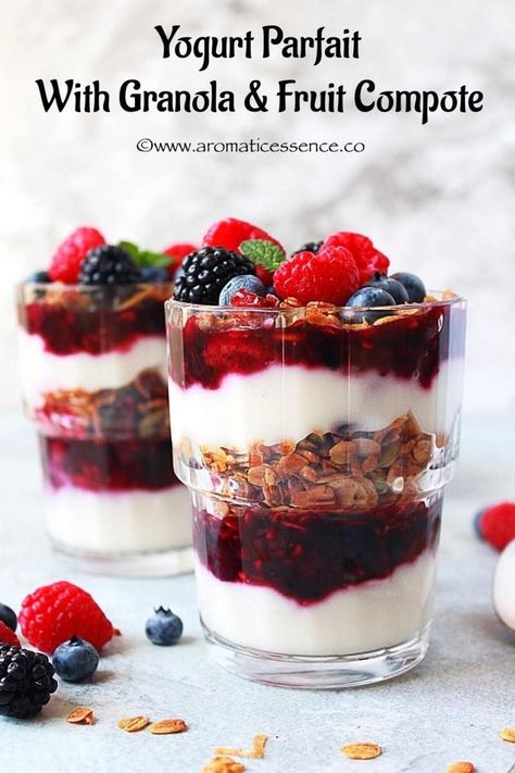 Vegan Yogurt Parfait, Fruit Parfait Recipes, Yogurt Parfait Bar, Low Sugar Yogurt, Yoghurt Parfait, Yogurt Parfait Recipe, Parfait Recipe, Granola Parfait, Parfait Breakfast