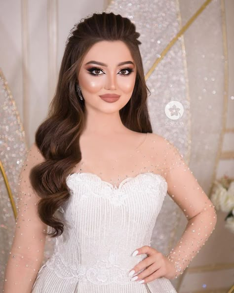 White Dress Makeup Look Natural, Hairstyles For Ball Gowns, Wedding Dress Styles Guide, Hair By Volume, Bridesmaid Hair Inspo, Hairstyles For Gowns, Engagement Gown, Wedding Makeup Bride, Engagement Hairstyles