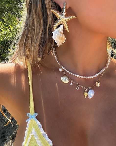 Life at the lake ✨ Feminine Things, Beach Hippie, Trend Board, Beach Jewellery, Mermaid Core, Beachy Jewelry, Beach Fits, Pink Aura, Fairy Fashion