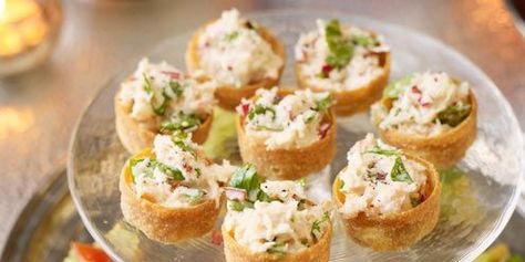 image Best Canapes, Party Canapes, Doughnut Recipe Easy, Canapes Recipes, Mini Hamburgers, Crab Recipes, Avocado Recipes, Good Housekeeping, Quesadillas