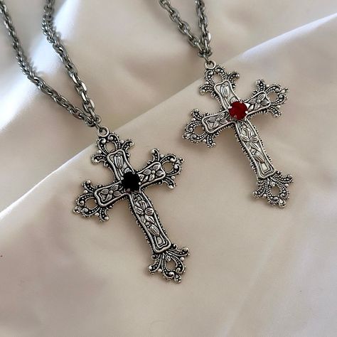 This Matching Jewelry set features a pair of vintage silver cross necklaces, making it an ideal Gothic friendship necklace for friends. This pair can be customized to include a black or red rhinestone on the center of the cross. Perfect as a relationship religious jewelry gift for a romantic partner. 𝐃𝐄𝐓𝐀𝐈𝐋𝐒:  ⭐️ Necklace lengths available: 14" 16" 18"  ⭐️ The big cross pendant size is 3" ⭐️ The large silver cross pendant is silver plated over metal. The chain necklace is made up of a hig Big Silver Cross Necklace, Silver Cross Necklaces, Cross Necklace Vintage, Relationship Jewelry, Necklaces Making, Romantic Partner, Big Cross, Vintage Silver Jewelry, Cross Necklaces