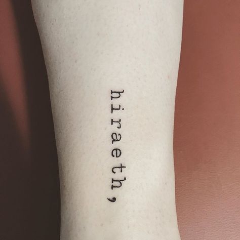 NP.ink🇻🇳🖋 on Instagram: ““hiraeth,” 👣🏞🎑🌠🛤 meaning- a nostalgia for the lost places of the past, to a home which one cannot return.” Lost Ones Tattoos, Nostalgia Tattoo Ideas, Hiraeth Tattoo, Past Tattoo, Nostalgia Tattoo, Cool Finger Tattoos, Cute Finger Tattoos, Small Tattoos Simple, Medusa Tattoo