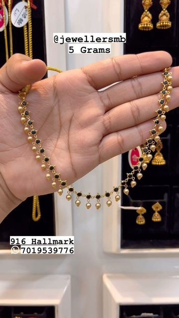 Black Stone Necklace Gold, 10grams Gold Necklace Designs, 8 Grams Gold Necklace, Simple Gold Necklace Designs, Short Gold Necklace, Simple Gold Bangle, Pretty Gold Necklaces, Ruby Necklace Designs, Gold Ruby Necklace