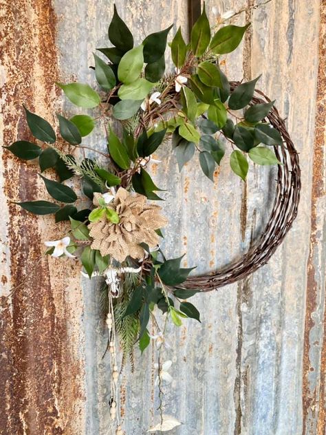 Barb Wire Christmas Wreath, Barbed Wire Wreath Ideas, Barb Wire Wreath Ideas, Barbwire Wreath, Barb Wire Wreath, Wire Wreath Ideas, Wire Christmas Wreath, Lariat Rope Crafts, Barbed Wire Decor