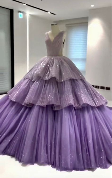 Sparkly Tulle Dress, A Line Ball Gown, Taylor Swift Enchanted, Taylor Swift Speak Now, Estilo Taylor Swift, Taylor Swift Cute, Tulle Sleeves, Taylor Swift Outfits, Tulle Ball Gown