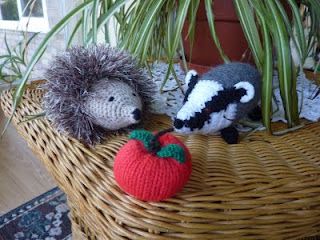 Boris the Badger free knit pattern Crochet Badger, Badger Pattern, European Badger, Pink And Sparkly, Animal Knitting Patterns, Amigurumi Free Pattern, Knitted Toys, Knitting Patterns Free, Free Knitting