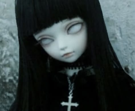 Art Bizarre, Doll Plushies, The Cardigans, Scary Dolls, Haunted Dolls, Doll Aesthetic, Spotify Artist, Gothic Dolls, Creepy Dolls