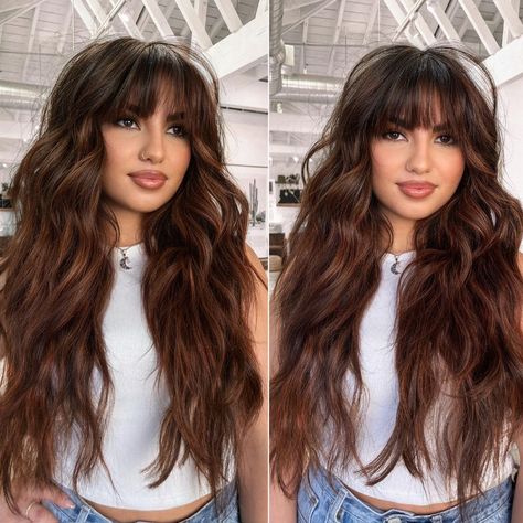 Fall Hair Color For Brunettes With Bangs, Brunette Balayage Hair Bangs, Dark Copper Brown Hair Color, Balayage Brunette Bangs, Chocolate Brown Hair With Bangs, Latina Haircuts, Hair Color Guide, Warm Brown Hair, Chestnut Brown Hair