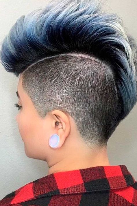 Stylish Undercut Women Hair Ideas ★ Half Shaved Head Hairstyle, Half Shaved Head, Shaved Head Designs, Chic Short Haircuts, Half Shaved Hair, Shaved Hair Designs, Half Shaved, Short Hairstyles Fine, Undercut Women