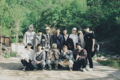 Seventeen Old Group Photo, Svt Group Photo Ot13, Seventeen Aesthetic Desktop Wallpaper, Seventeen Ot13 Aesthetic, Svt Desktop Wallpaper, Svt Group Photo, Ot13 Seventeen, Seventeen Desktop Wallpaper Hd 1080p, Seventeen Desktop Wallpaper