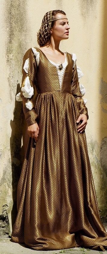 1490s Dress, Brown Medieval Dress, Yellow Medieval Dress, 15th Century Gown, 16th Century Dress, 15th Century Fashion, Fantasy Dresses, Medieval Costume, Medieval Clothing