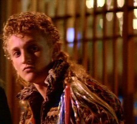 Alex Winter as 'Marko' in the 1987 movie 'The Lost Boys'. Marko Lost Boys, Todd Tolansky, Sharpened Teeth, Simp Stuff, Weird Looking Animals, Best Vampire Movies, Metalhead Guy, Lost Boys Movie, Modern Vampires