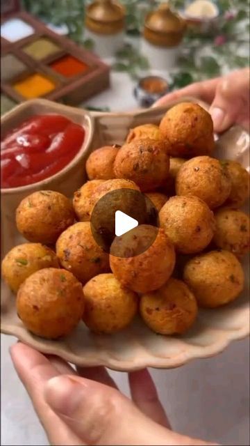 Afsana_s_kitchennnnnn on Instagram: "Instant cheese balls  #cheeseballs  #potatocheseeball  #foodie  #food  #foodblogger  #healthy  #quickneasy  #tasty😋  #reelitfeelit❤️❤️  #foodporn  #instagram" Fresh Bread Crumbs, Cheese Balls, India Food, Pepper Powder, Boiled Potatoes, Chilli Flakes, Balls Recipe, Foodie Food, Fresh Bread