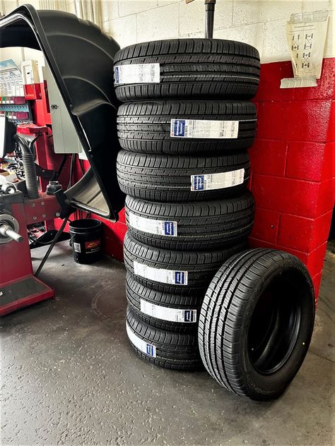 Information About What to do About Tires With Winter Coming. Tire Pictures, Wallpaper Photo Gallery, Winter Tyres, Tire Repair, Poultry Farm, All Season Tyres, New Photo Download, Snow And Ice, Photo To Video