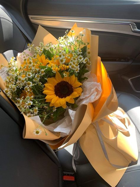 Welcome To Hell, Boquette Flowers, Flower Gift Ideas, Sunflower Bouquets, Sunflower Wallpaper, Nothing But Flowers, Flower Therapy, Happy Flowers, Beautiful Bouquet Of Flowers