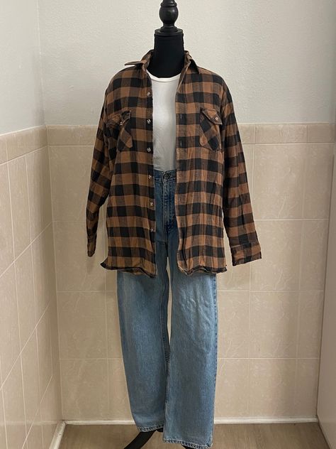 "Vintage Arrow Sportswear flannel shirt that is insulated and can function as a jacket.  Marked as a Medium. Approximate measurements are 24\" shoulder to sleeve, 27\" in length, 20\" in width." Flannel Work Outfit, Flannel Top Outfit, Flannel And Jeans Outfit, 90s Flannel Outfits, Cute Flannels, Brown Flannel Outfit, How To Style A Flannel, Styling A Flannel, Flannel Outfits Aesthetic