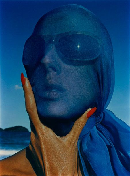 Surrealism Fashion, High Fashion Photography, Getty Museum, Richard Avedon, Apollo 11, Blue Scarf, Commercial Photographer, Photography Inspo, Vintage Images