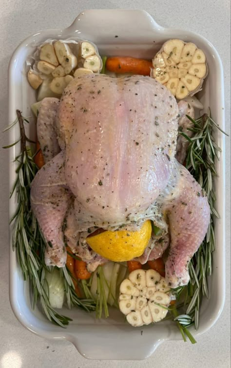 Billionaire Breakfast, Roasted Chicken Aesthetic, Dinner Aesthetic, Working Hands, Healthy Food Inspiration, Healthy Food Motivation, Yummy Comfort Food, Wholesome Food, Interesting Food Recipes