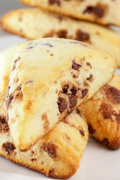 BEST Keto Scones! Low Carb Fathead Dough Chocolate Chip Scones Idea – Quick & Easy Ketogenic Diet Recipe – Beginner Keto Friendly – Snacks – Desserts – Breakfast Keto Scones, Keto Friendly Snacks, Low Sugar Diet Recipes, Chocolate Chip Scones, Fathead Dough, Low Fat Low Carb, Low Carb Low Fat Recipes, Low Carb Low Sugar, Best Low Carb Recipes