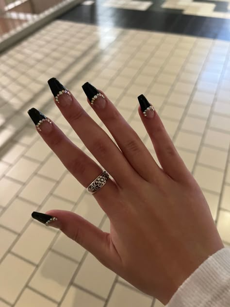 Black And White Nails With Gems, Rhinestone Nails Black, Black Rhinestone Nails, Black Nails With Rhinestones, Black And White Nail Designs, Nails Vintage, Euphoria Nails, Black Coffin Nails, Asian Nails