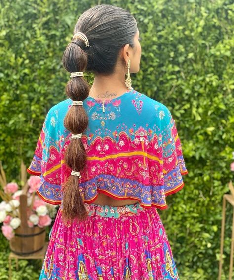 Short Hair Bubble Braid, Bubble Braid Ponytail, Punjabi Hairstyles, Bubble Braid Hairstyle, Bubble Braid Hairstyles, Ponytail Ideas, Hairstyles For Gowns, Bridal Hairstyles With Braids, Hair Style On Saree