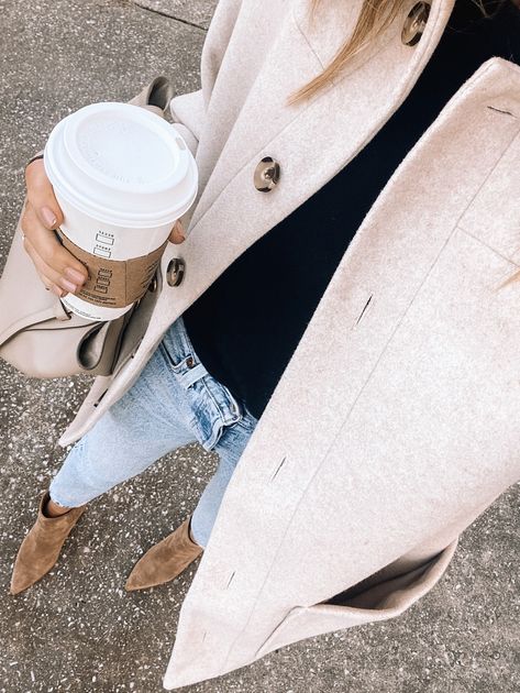 Beige Shacket, Shacket Outfit, Fall Booties, Tan Booties, Amy Jackson, Fashion Jackson, Winter Capsule Wardrobe, Cooler Look, Jairzinho