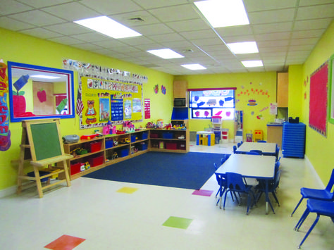 Preschool Learning Centers | Sunshine Daycare Center’s curriculum will emphasize reading, writing ... School Wall Decoration, Learning Centers Preschool, Classroom Decor Middle, Middle School Classroom Decor, Preschool Decor, Daycare Decor, Daycare Design, Classroom Decor High School, Classroom Wall Decor