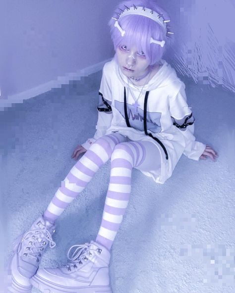 Menhera Clothing, Outfit Ideas Pastel Goth, Menhera Aesthetic Outfit, Yami Kawaii Outfit Ideas, Yamikawaii Outfit, Yamikawaii Fashion, Bigender Aesthetic, Gurokawa Aesthetic, Yamikawaii Aesthetic