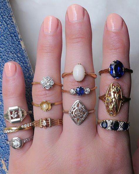 A stack playing with a mixture… of sapphires 💙 of panel rings✨ of deco clusters 🌼 of single stones ⭐️ And of bands 🌈 What would be your pick from these vintage and antique rings?! ☺️ Tap for details, dm for layaway, save for inspo 😍❤️ #petitcoeurjewellerybox #ringstack #ringstagram #vintagerings #antiquerings #mourningring #vintagejewelry #vintagejewels #antiquejewelry #antiquejewelryaddiction #antiquejewels #antiquejewelryforsale #ringgoals #ringgame #howivintage #vintagejewelrycollector... Vintage Ring Stack, Ring Stacks, Ring Game, Single Stone, Vintage Jewels, Antique Rings, Stacking Rings, Vintage Rings, Antique Jewelry