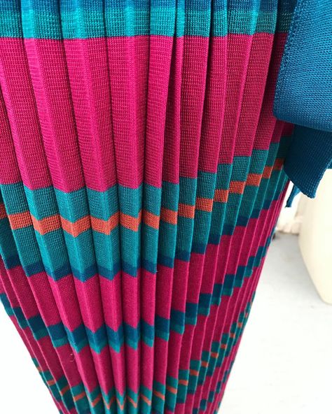 Pleated Knit, Knitting Pleats, Sunray Pleats, Pleated Knit Mini Dress, Issey Miyake Pleats Please Outfit, Issey Miyake Pleats Please Top, Silk Yarn, Machine Knitting, Lookbook