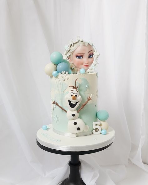 Frozen Buttercream Cake, Frozen Olaf Cake, Macarons Tower, Olaf Birthday Cake, Chocolate Sphere, Frozen Birthday Party Cake, Frozen Themed Birthday Cake, Cake Frozen, Olaf Birthday