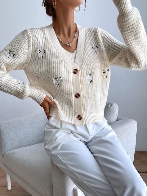 Button Down Cardigan Outfit, Embroidery Cardigan, White Cropped Cardigan, Classy Sweater, Knitted Crop Tank Top, Flower Cardigan, Shein Sweater, White Knit Cardigan, Party Models