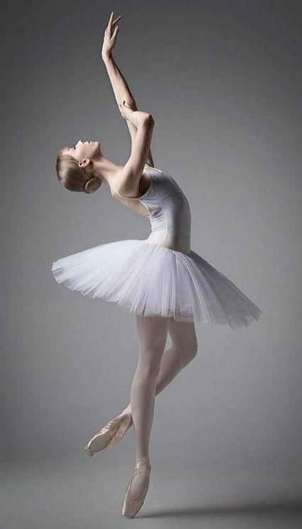 Ballerina Reference, Pointe Ballet Photography, Artistic Ballet Photography, Ballerina Portrait Photography, Ballerina Reference Photos, Ballerina Model Photoshoot, Ballet Dancer Photography, Ballet Photography Poses, Ballerina Picture